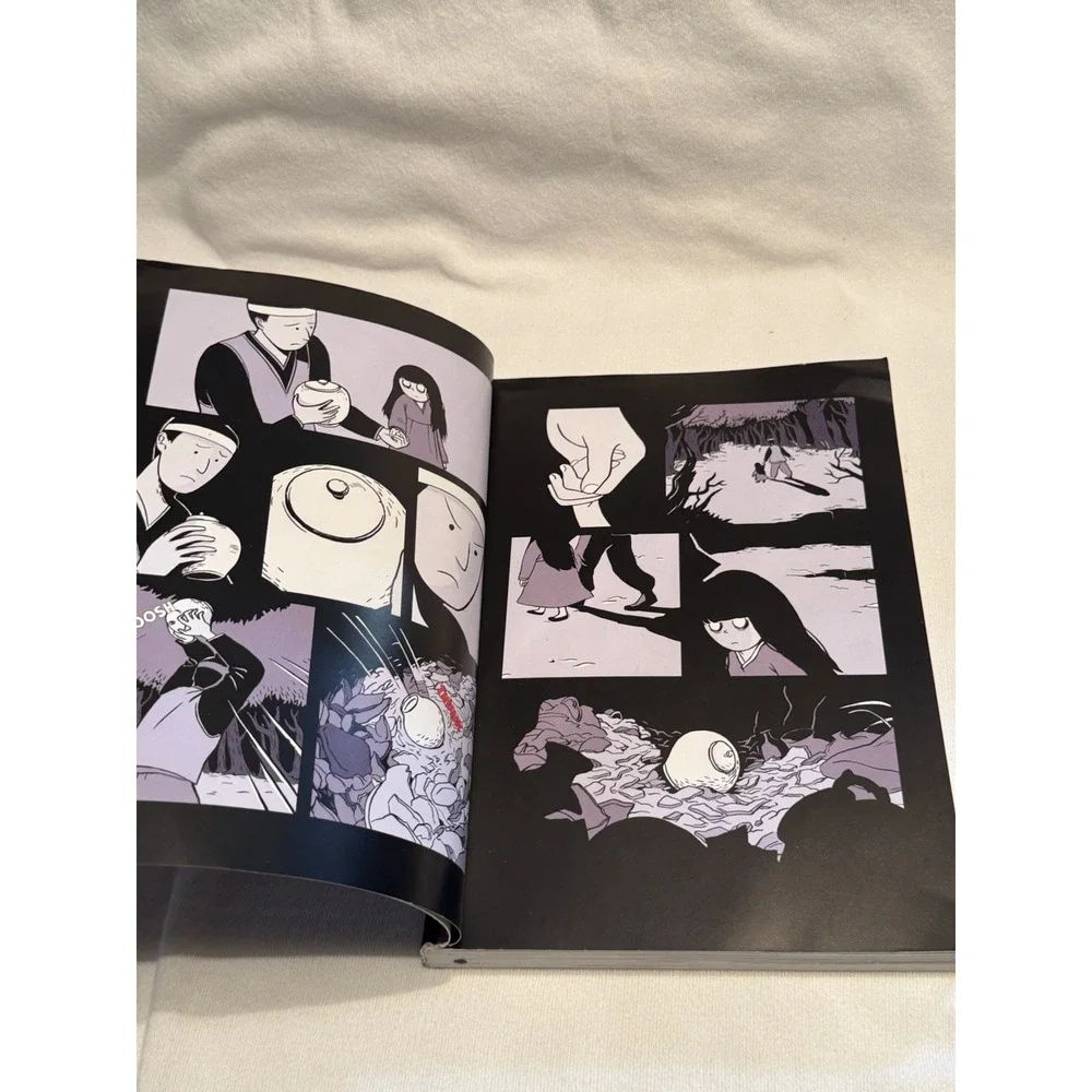 Suee and the Shadow Ginger Ly Molly Park Graphic Novel Amulet Books 2017